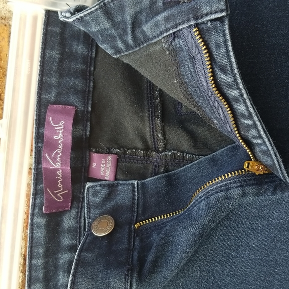 Gloria Vanderbilt  Women's Jean's  size 16 - Picture 3 of 7